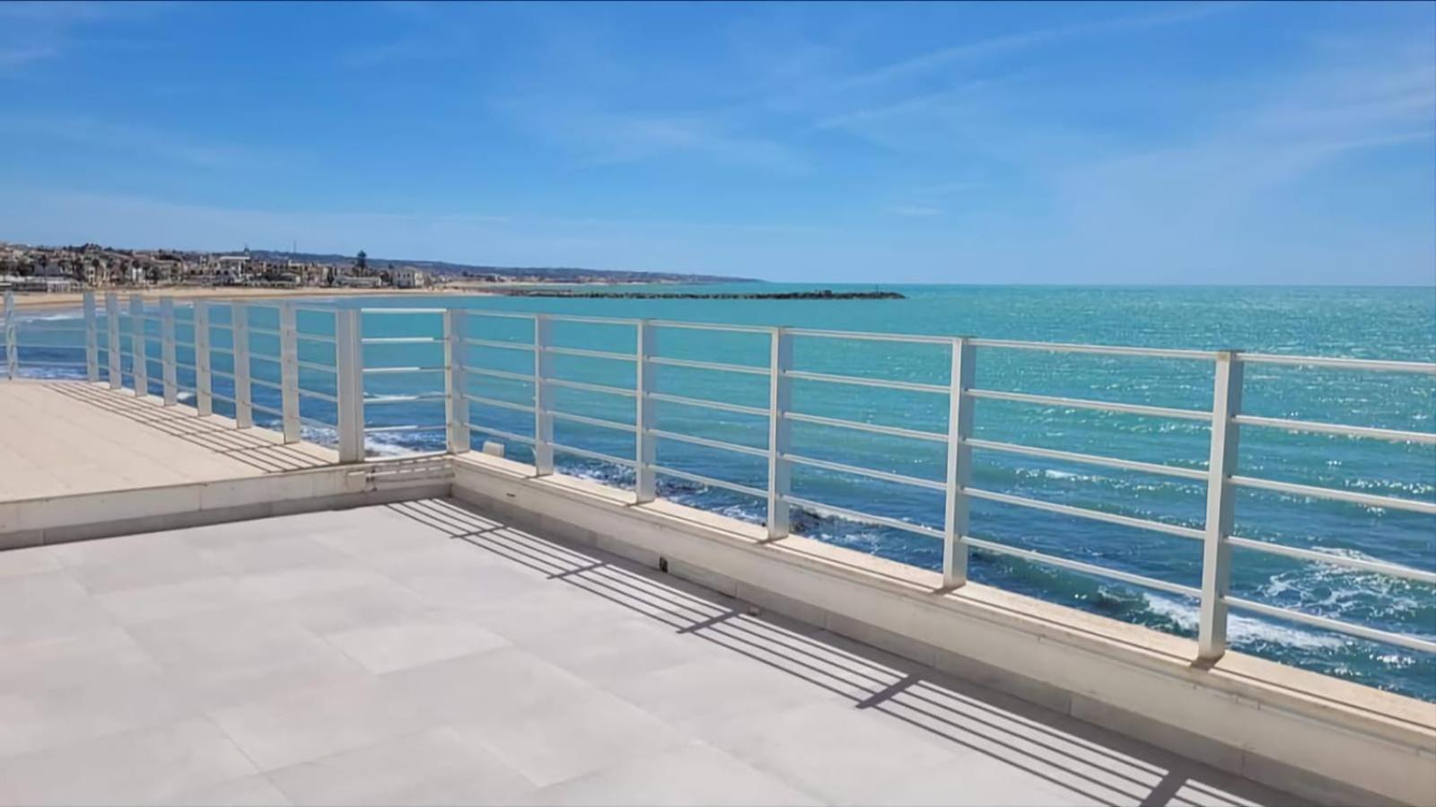 דונלוקאטה Hotel Acquamarina מראה חיצוני תמונה