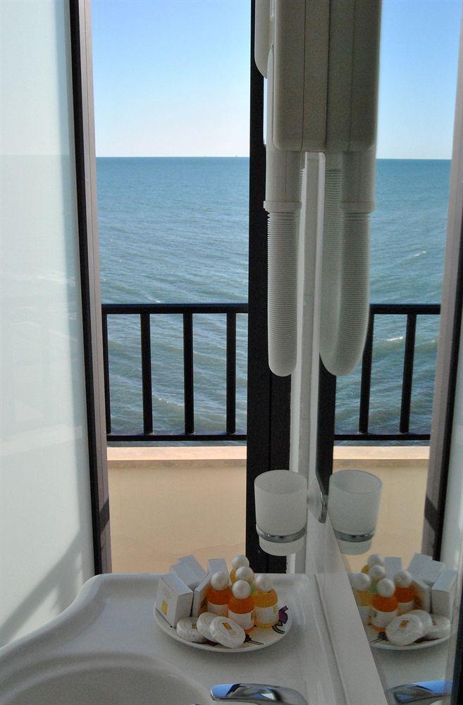 דונלוקאטה Hotel Acquamarina מראה חיצוני תמונה